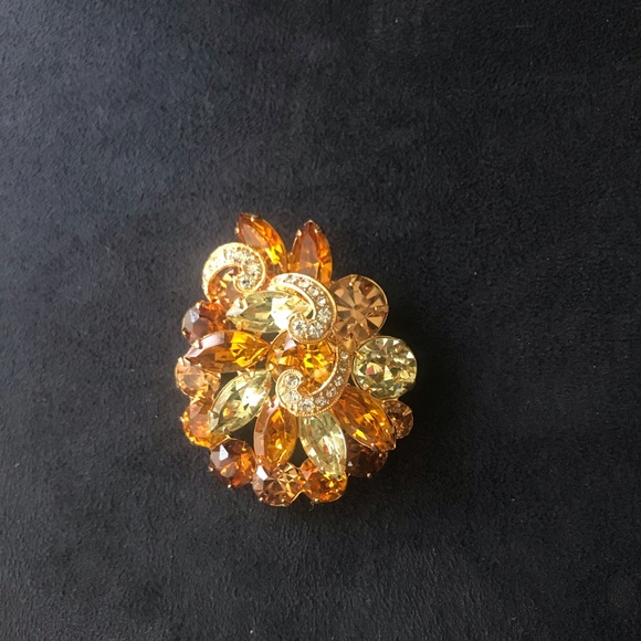 Vintage '50s/60s Eisenberg Brooch. This brooch is - Picture 2 of 8